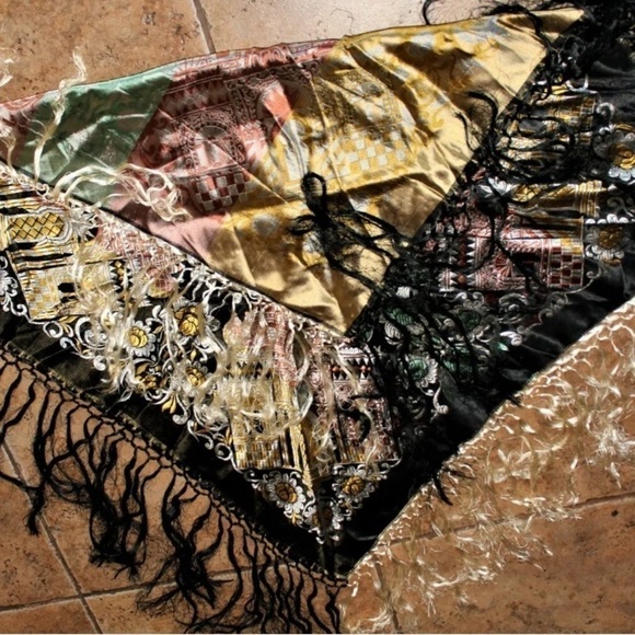 Taj Mahal Shawl Silk Brocade Weave Metallic Chinese Flamenco, Pristine C… - Picture 2 of 10